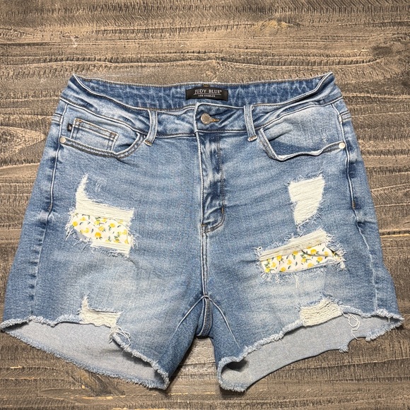 Judy Blue Pants - Judy Blue high rise light Blue Distressed Jean Shorts Lemon Patch 5” inseam